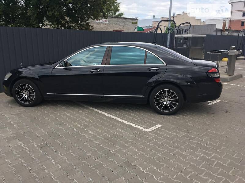 Седан Mercedes-Benz S-Class 2005 в Шептицькому