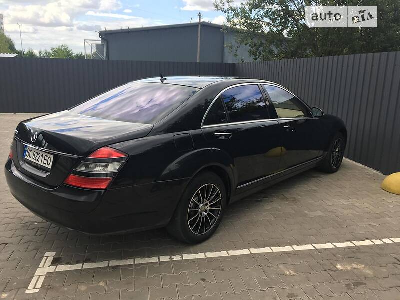 Седан Mercedes-Benz S-Class 2005 в Шептицькому