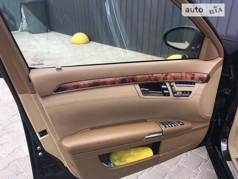 Седан Mercedes-Benz S-Class 2005 в Шептицькому
