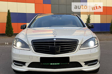 Седан Mercedes-Benz S-Class 2011 в Кривому Розі