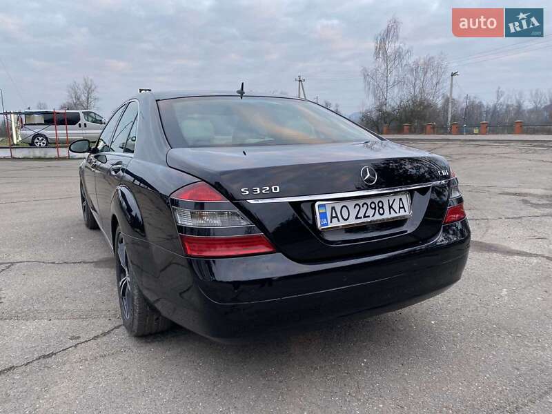 Седан Mercedes-Benz S-Class 2006 в Хусте