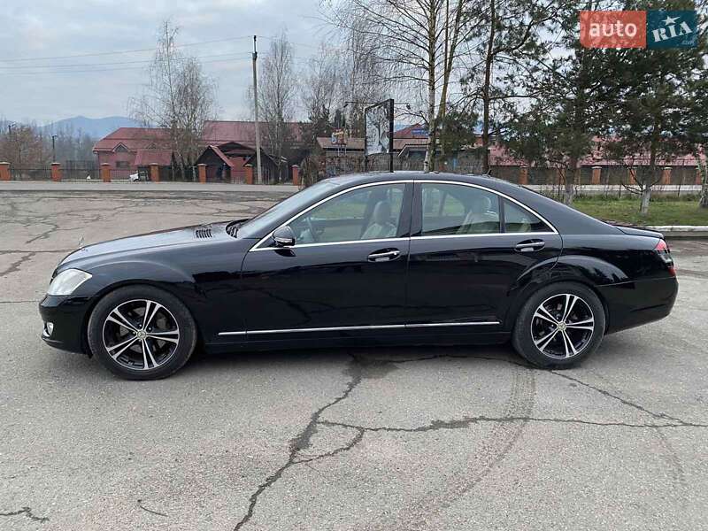 Седан Mercedes-Benz S-Class 2006 в Хусте