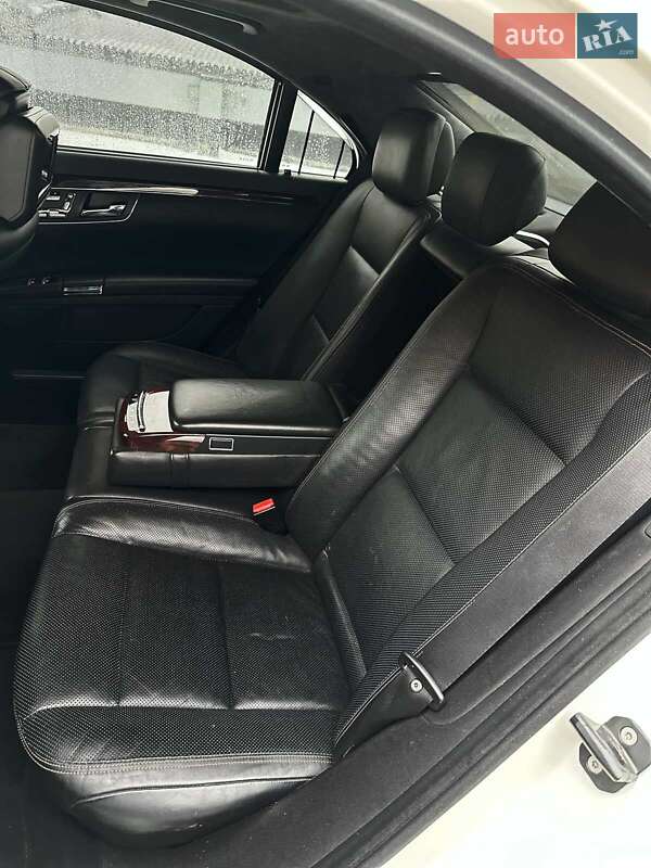 Седан Mercedes-Benz S-Class 2012 в Виннице