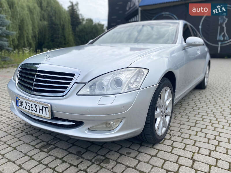 Седан Mercedes-Benz S-Class 2006 в Львові