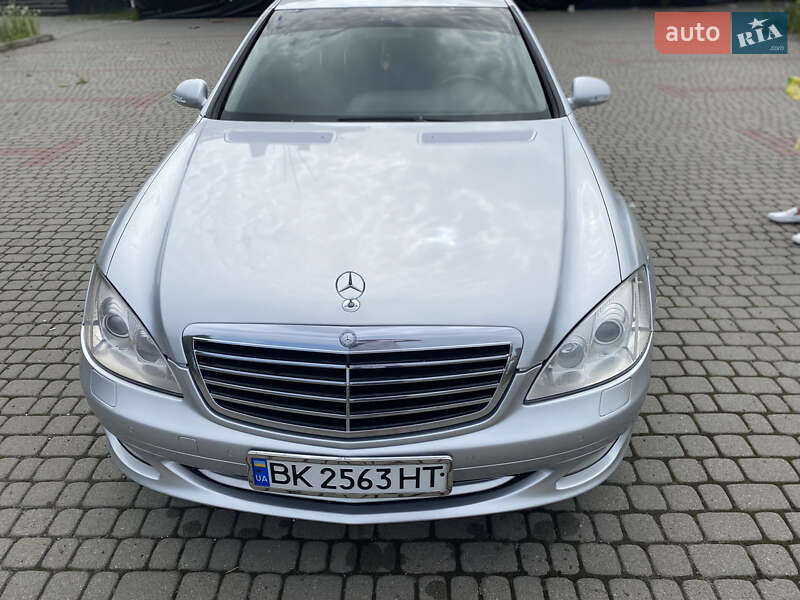 Седан Mercedes-Benz S-Class 2006 в Львові