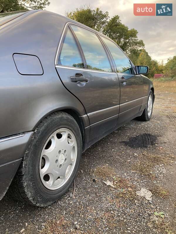 Седан Mercedes-Benz S-Class 1997 в Виноградове