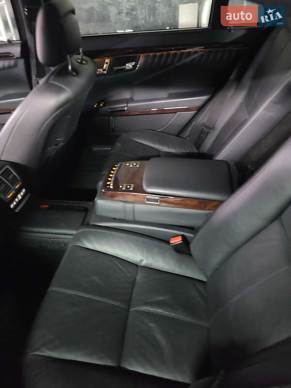 Седан Mercedes-Benz S-Class 2009 в Бучі