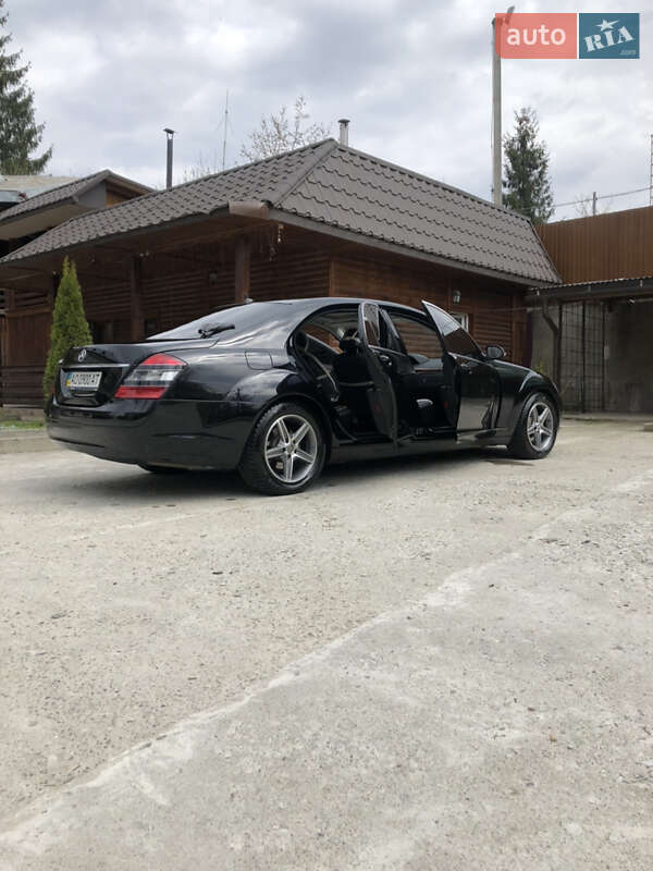 Седан Mercedes-Benz S-Class 2005 в Тячеві