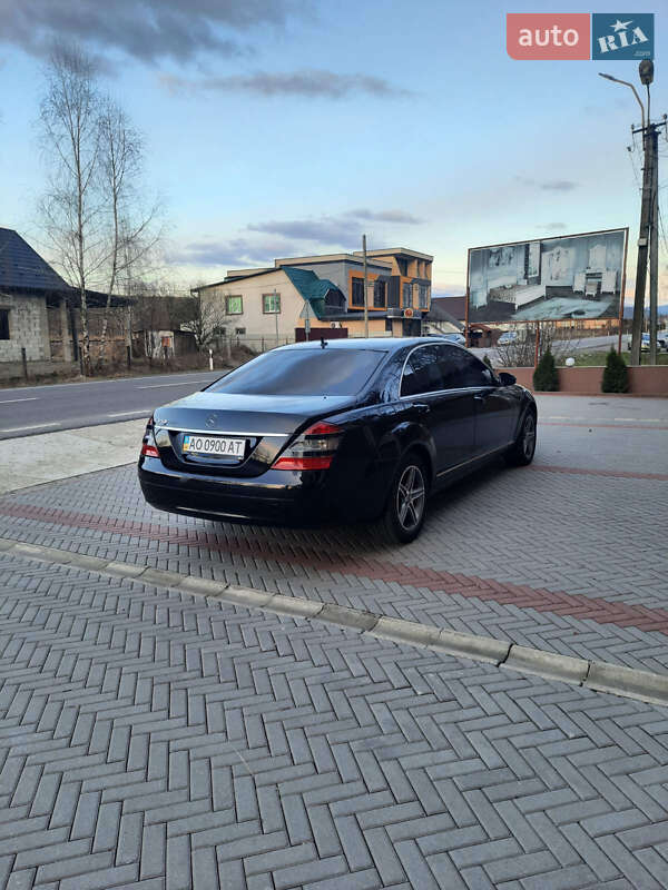Седан Mercedes-Benz S-Class 2005 в Тячеві