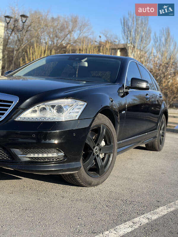 Седан Mercedes-Benz S-Class 2012 в Запоріжжі