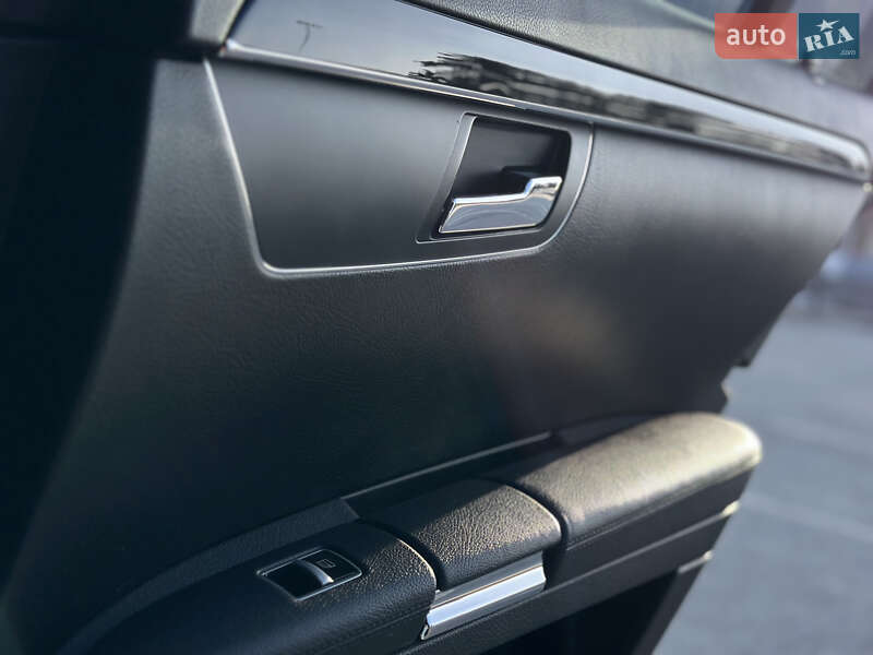 Седан Mercedes-Benz S-Class 2012 в Запоріжжі
