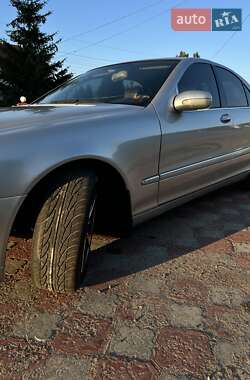 Седан Mercedes-Benz S-Class 2001 в Городне