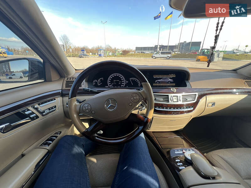 Седан Mercedes-Benz S-Class 2011 в Львові