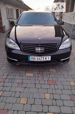 Mercedes-Benz S-Class 2011