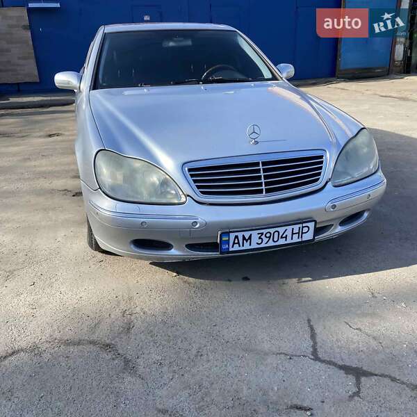 Mercedes-Benz S-Class 1999