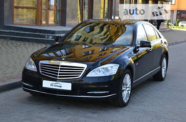 Mercedes-Benz S-Class 2012