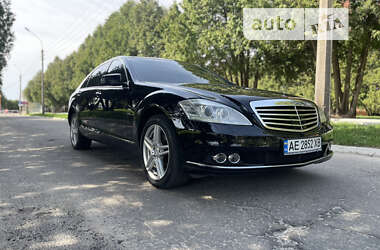 Mercedes-Benz S-Class 2012