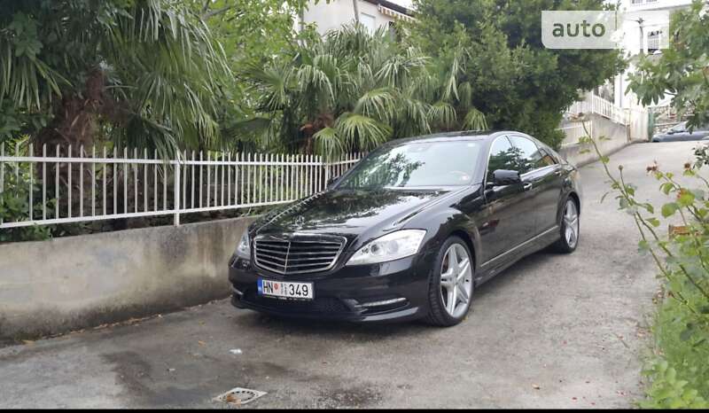 Mercedes-Benz S-Class 2012