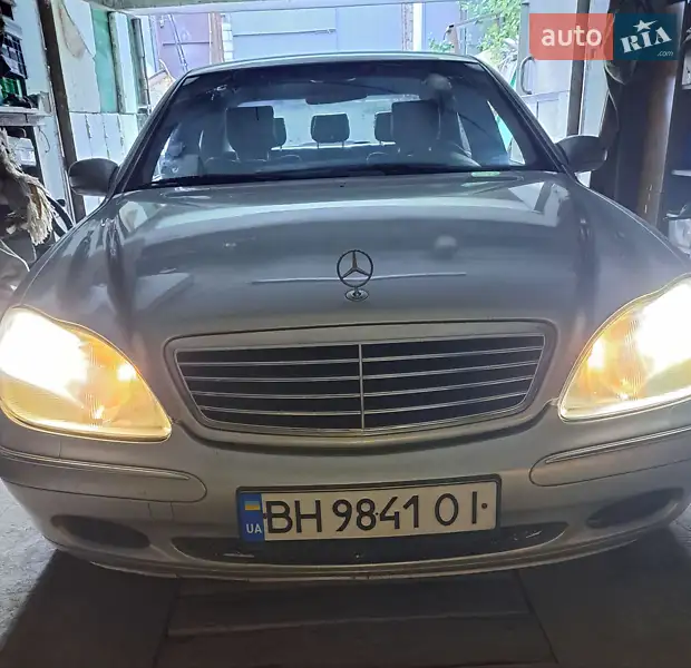 Mercedes-Benz S-Class