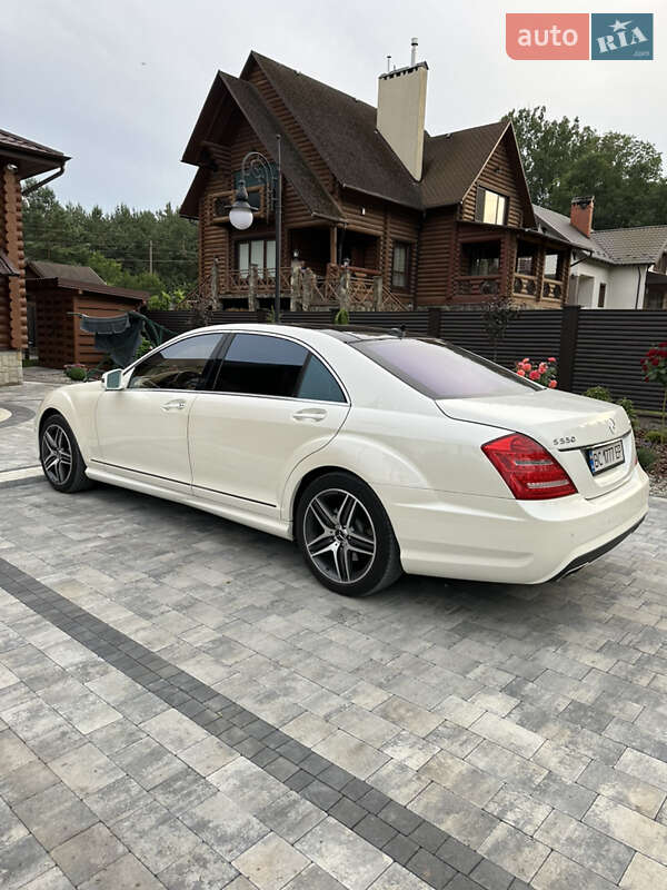 Седан Mercedes-Benz S-Class 2013 в Львові