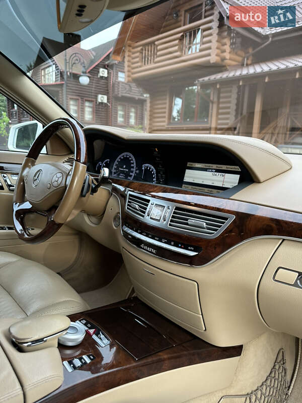 Седан Mercedes-Benz S-Class 2013 в Львові