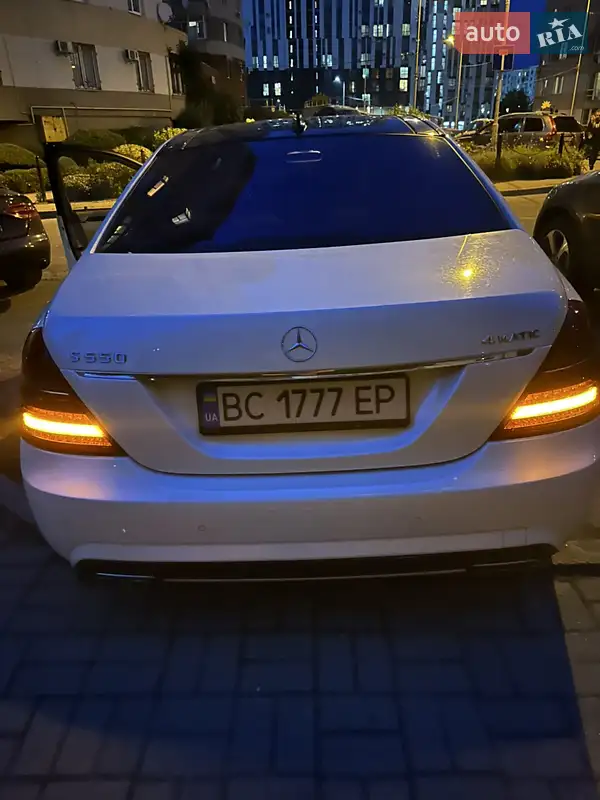 Седан Mercedes-Benz S-Class 2013 в 