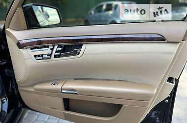 Седан Mercedes-Benz S-Class 2006 в 