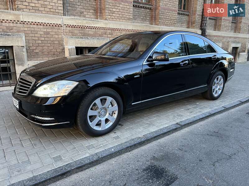 Седан Mercedes-Benz S-Class 2010 в Чернівцях
