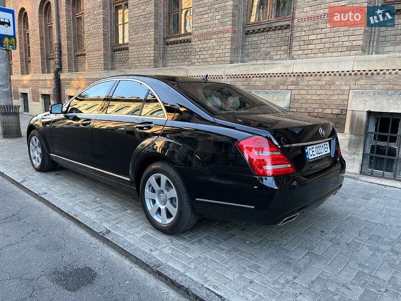 Седан Mercedes-Benz S-Class 2010 в Чернівцях