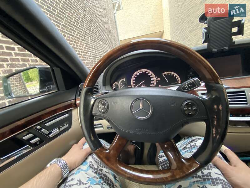 Седан Mercedes-Benz S-Class 2006 в Измаиле