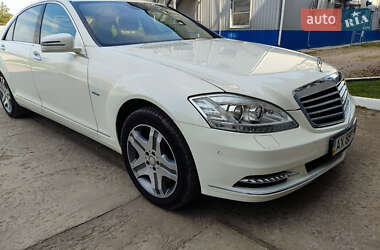 Седан Mercedes-Benz S-Class 2012 в 