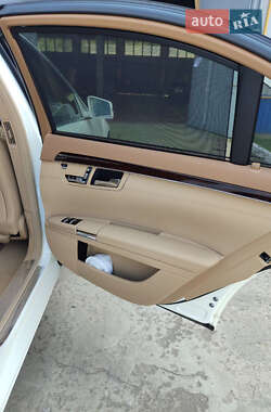 Седан Mercedes-Benz S-Class 2012 в 