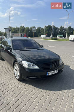Mercedes-Benz S-Class 2011
