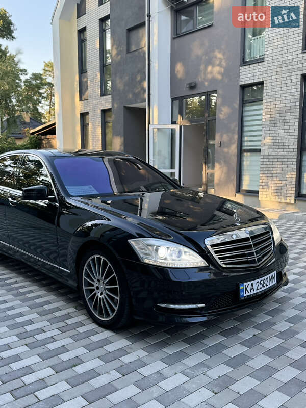 Mercedes-Benz S-Class 2005