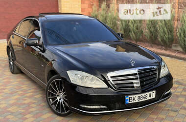 Седан Mercedes-Benz S-Class 2012 в Рівному