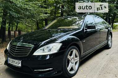 Mercedes-Benz S-Class 2011