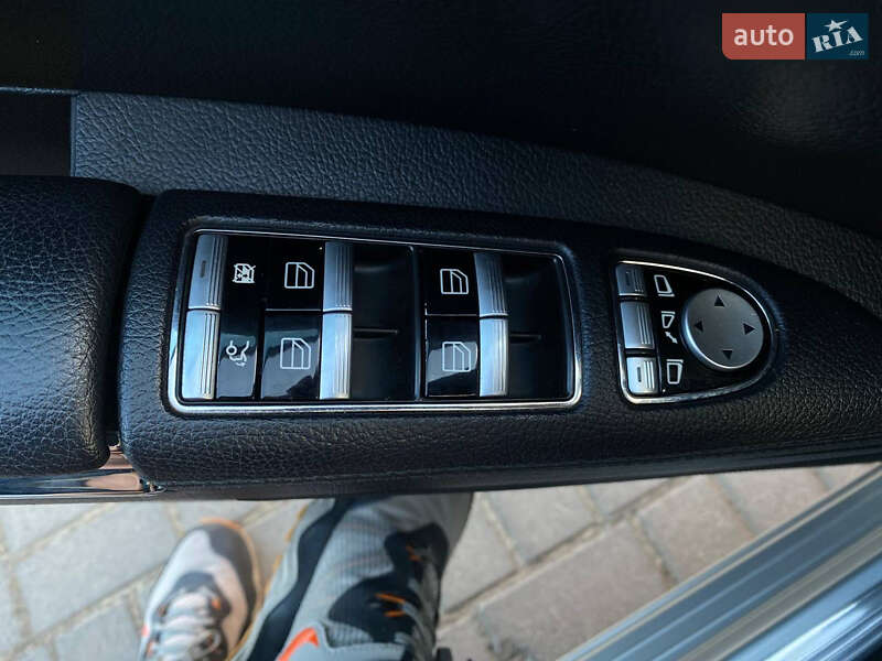 Седан Mercedes-Benz S-Class 2010 в Чернівцях фото 4 Седан Mercedes-Benz S-Class 2010 в Чернівцях
