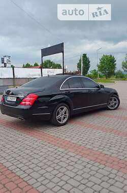 Седан Mercedes-Benz S-Class 2011 в Буштино