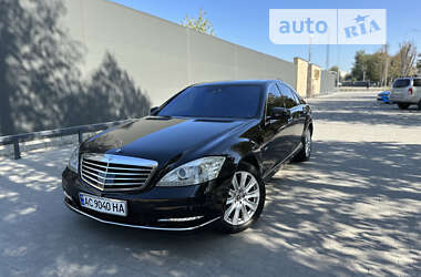 Mercedes-Benz S-Class 2012