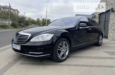 Mercedes-Benz S-Class 2011