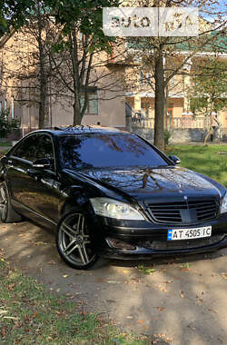 Седан Mercedes-Benz S-Class 2006 в Калуші