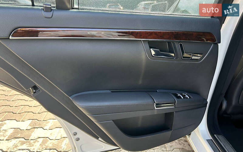 Седан Mercedes-Benz S-Class 2011 в Чернівцях