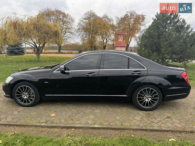 Седан Mercedes-Benz S-Class 2010 в Чернівцях