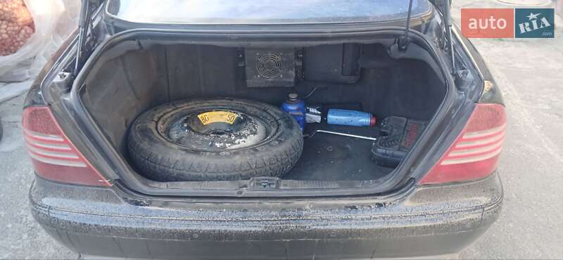 Седан Mercedes-Benz S-Class 2004 в Болграде