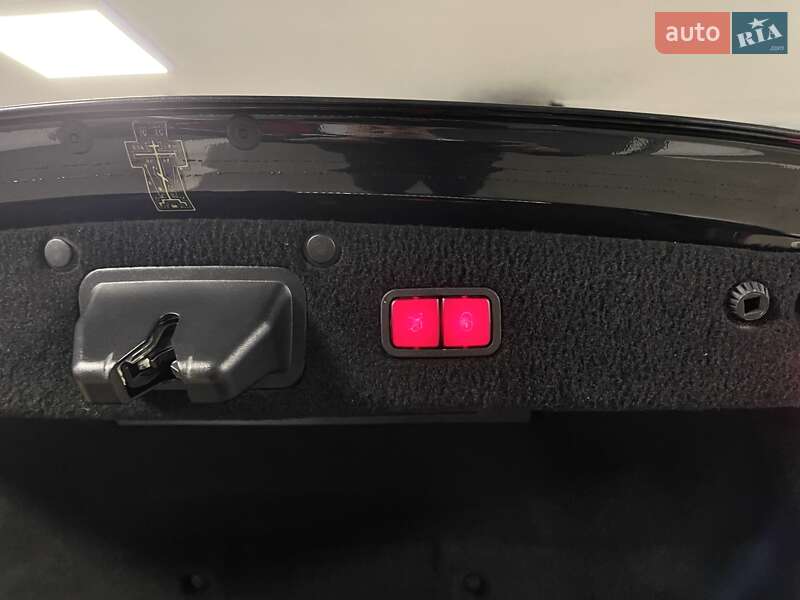 Седан Mercedes-Benz S-Class 2014 в Львові