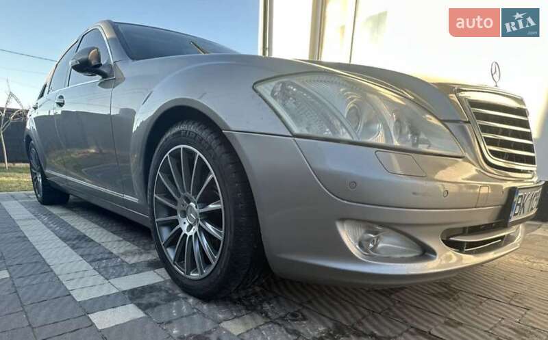 Седан Mercedes-Benz S-Class 2006 в Сарнах