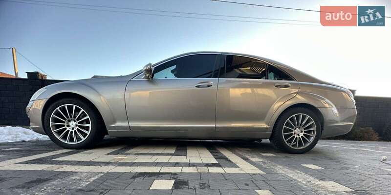 Седан Mercedes-Benz S-Class 2006 в Сарнах