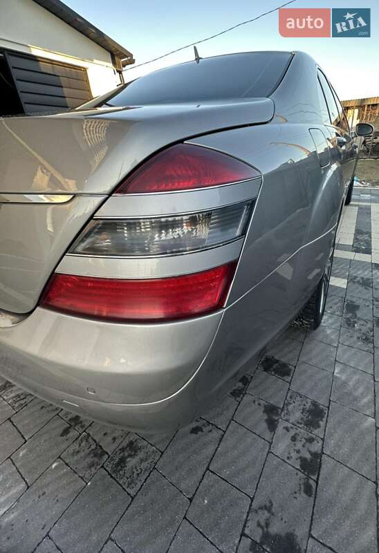 Седан Mercedes-Benz S-Class 2006 в Сарнах