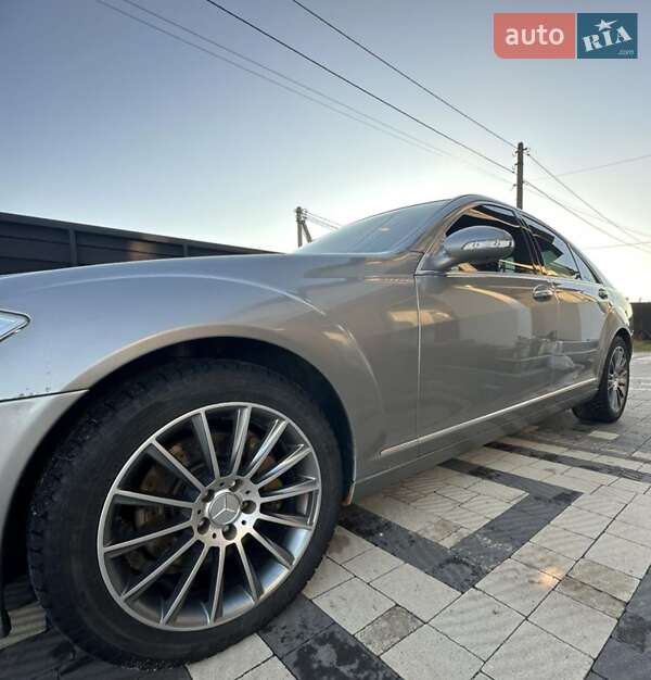 Седан Mercedes-Benz S-Class 2006 в Сарнах