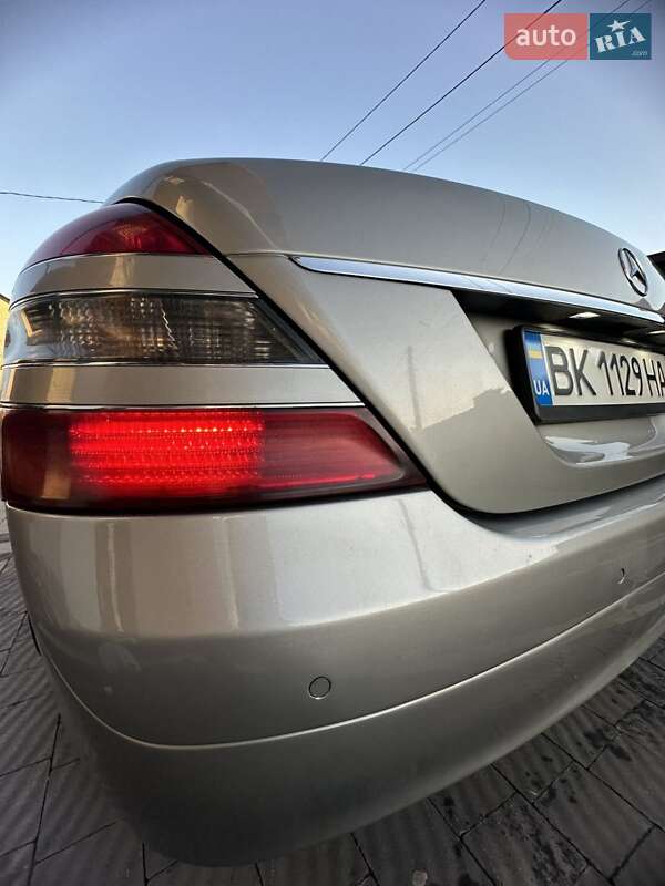 Седан Mercedes-Benz S-Class 2006 в Сарнах